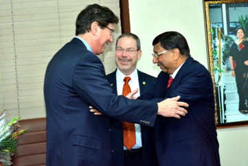 FICCI Events: Dr.Ashok Chauhan, Founder President, AMITY Group of Universities sharing camaraderie with Dr.Greg Pogue, Director Global Commercialization Centre, IC2 Inst.Univ.of Texas alongwith James Vance India Program Manager