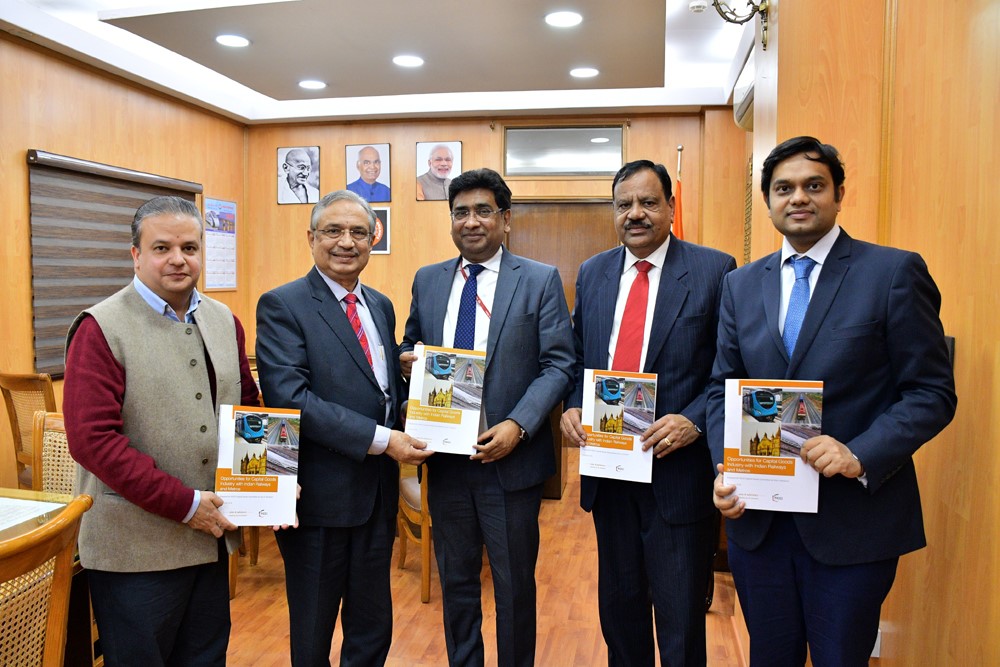 FICCI Events: Mr S N Roy, Chairman, FICCI Capital Goods Committee & Member of the Board L&T with Mr Vinod Kumar Yadav, Chairman, Railway Board presenting FICCI report on 